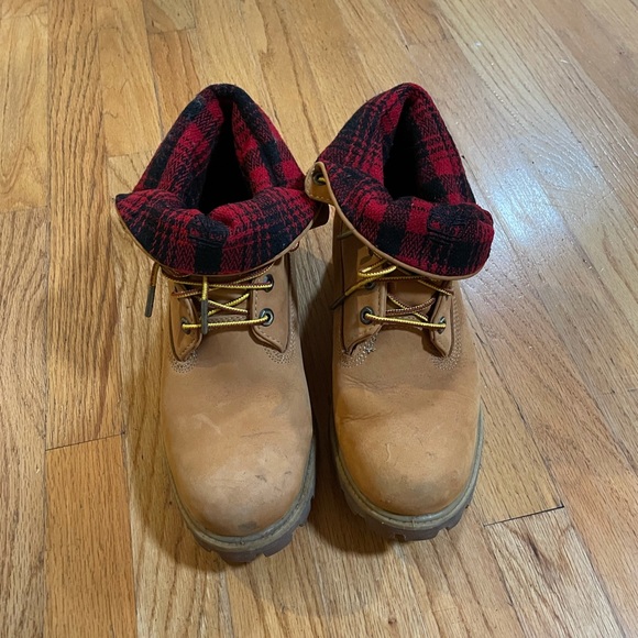 Wool rich Timberlands - Picture 2 of 7